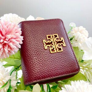 Tory Burch 75400 Britten Mini Zip Wallet IN IMPERIAL GARNET